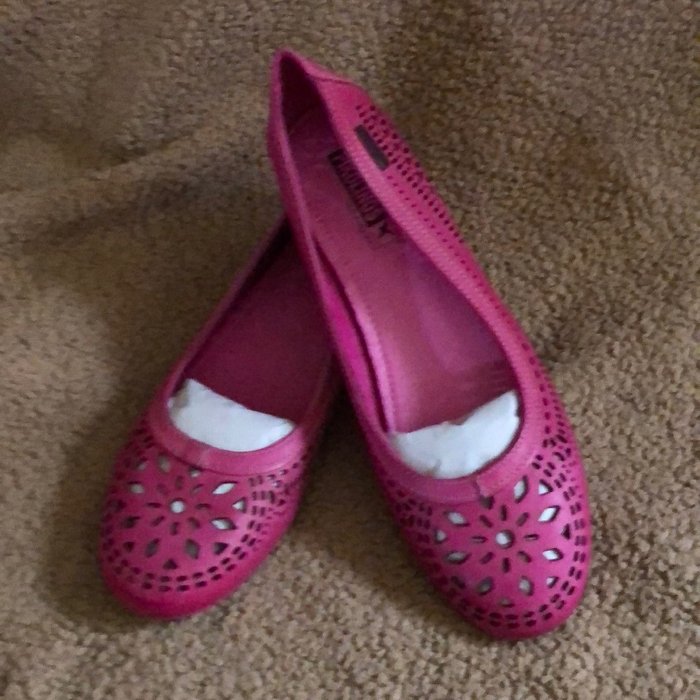 Pikolinos perforated flats